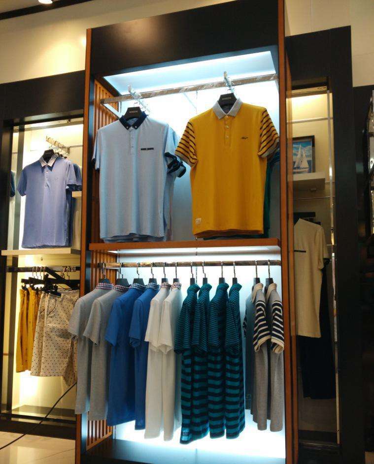 商务男士服装展柜