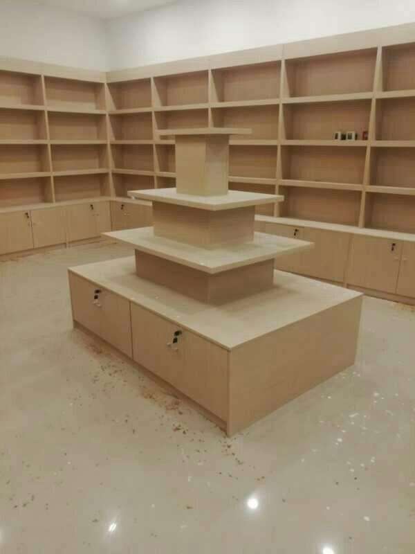 <b>婴幼儿用品展柜设计</b>
